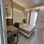 Hotell Cannes 3*