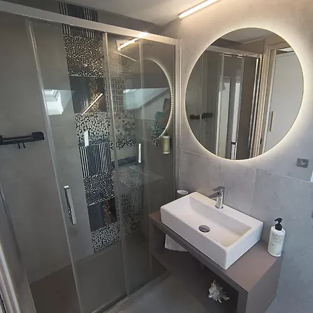Cannes Hotel 3*