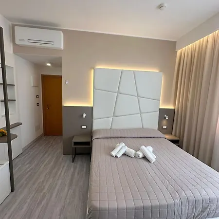 Cannes Hotell 3*