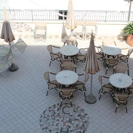 Cannes Hotel 3*