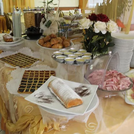 Cannes Hotel 3*