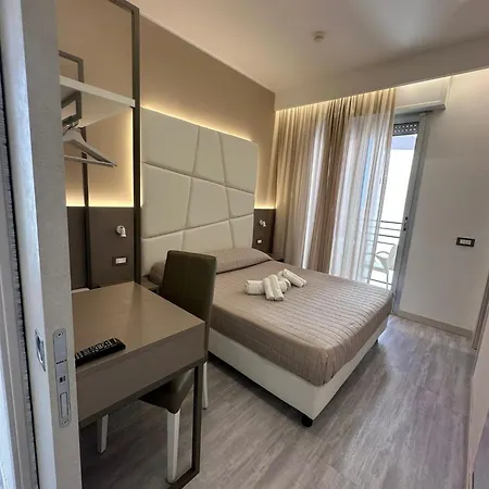Hotel Cannes 3*