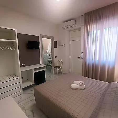 Cannes Otel 3*