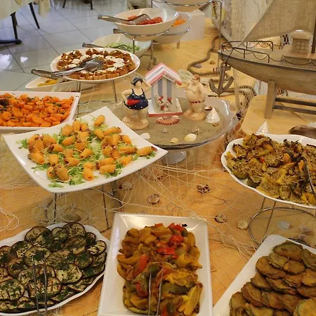 Cannes بيلاريا-إيجيا مارينا