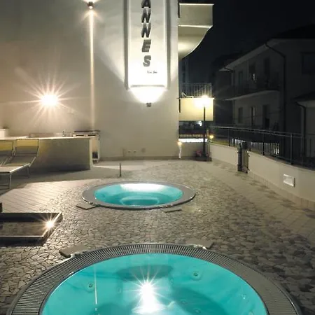 Cannes Hotel
